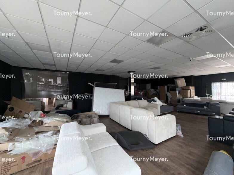 Light Industrial in Portet Sur Garonne to rent - Interior Photo - Image 3 of 5
