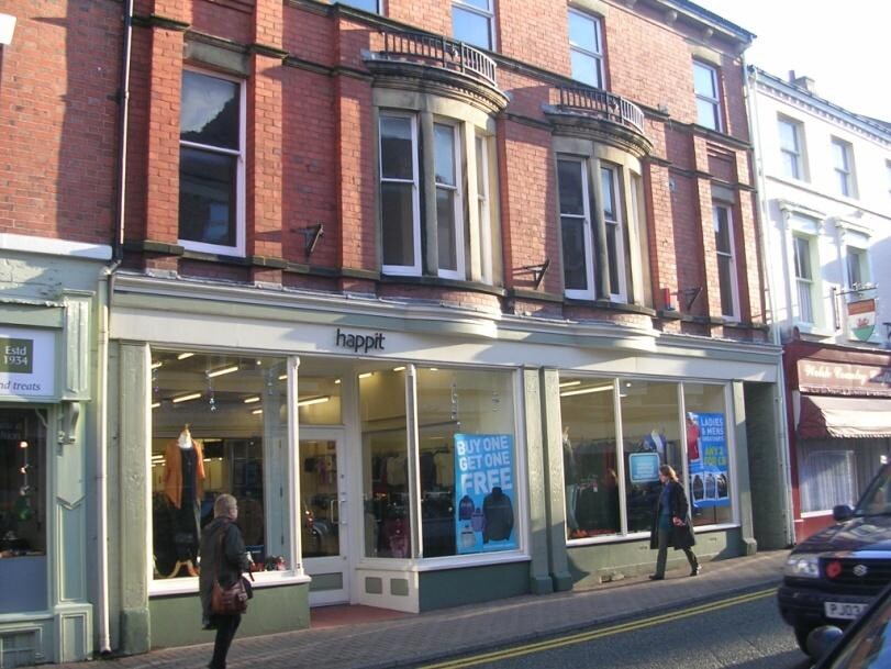 33-35 Castle St, Llangollen for sale Primary Photo- Image 1 of 1