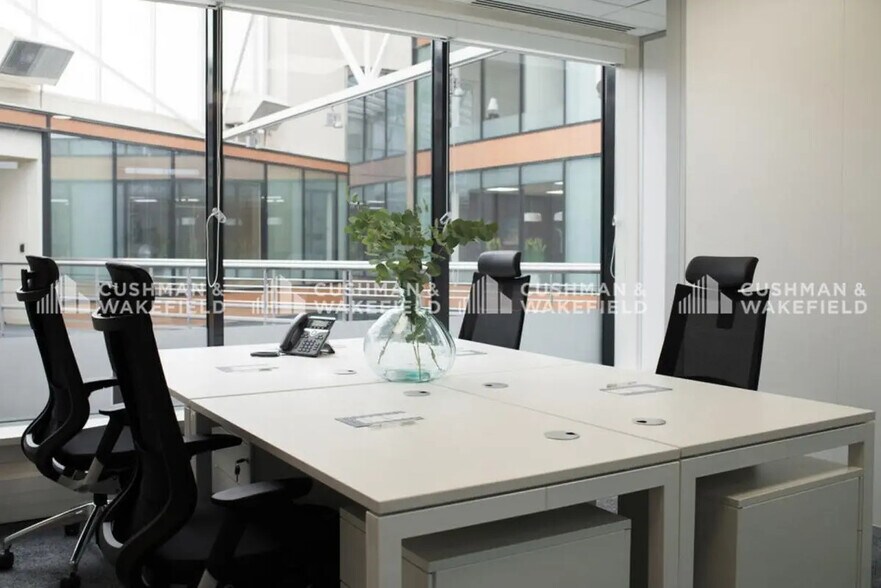 165 Avenue De La Marne, Marcq-en-Baroeul to rent - Building Photo - Image 2 of 10