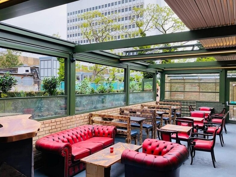 4 The Mall, London to rent - Building Photo - Image 1 of 11