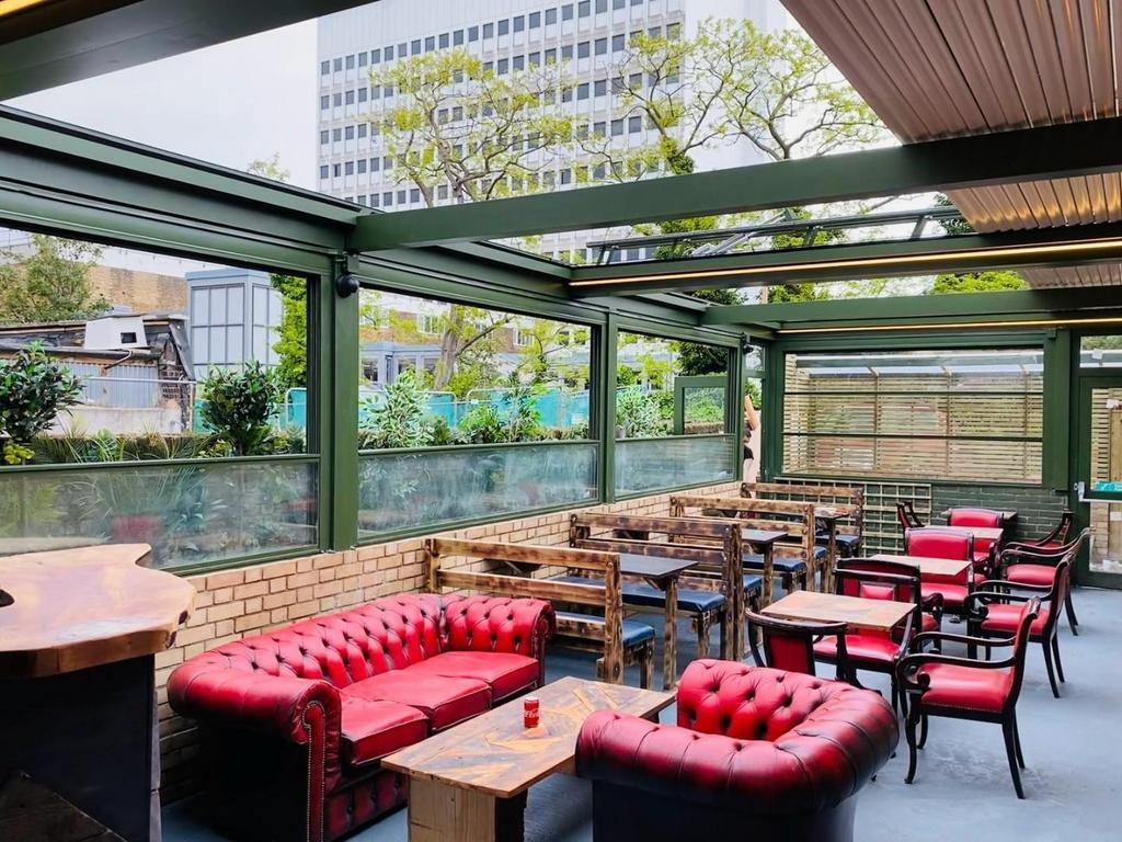 4 The Mall, London to rent Building Photo- Image 1 of 12