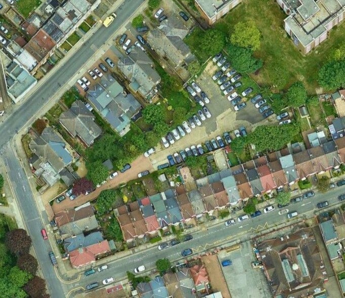 Algernon Rd, London to rent - Aerial - Image 2 of 2