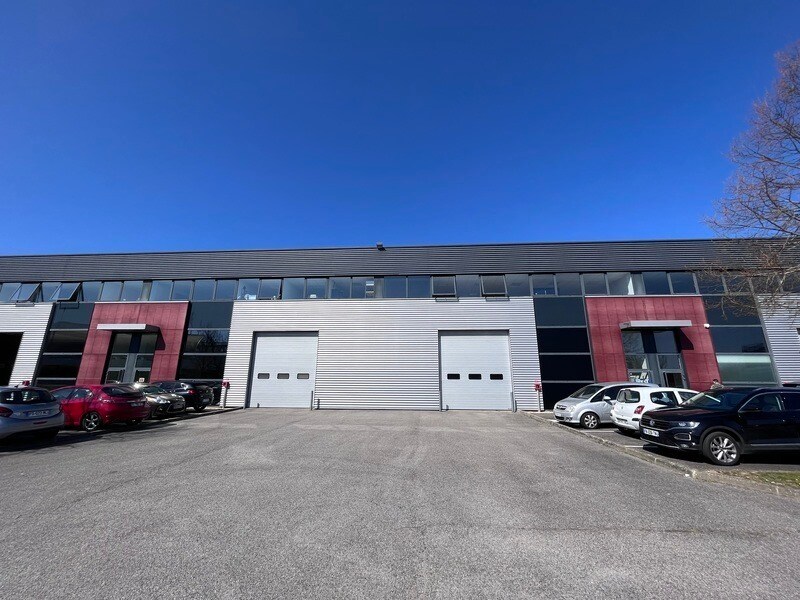 1 Rue Du Maréchal De Lattre De Tassigny, Élancourt to rent Building Photo- Image 1 of 4