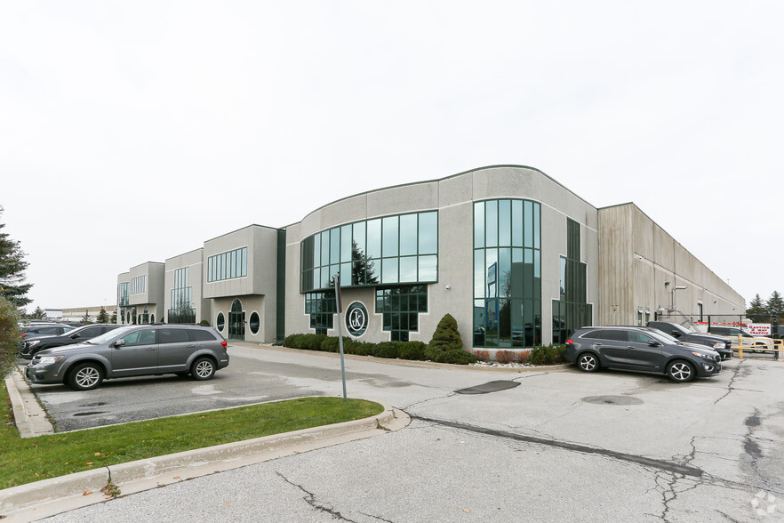 106 Aviva Park Dr, Vaughan, ON for rent - Primary Photo - Image 1 of 5