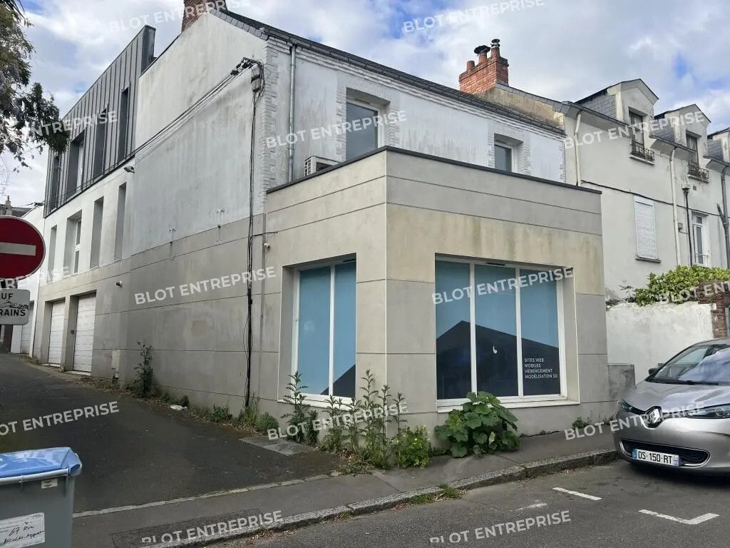 Vente Bureaux 262 m² - Photo 1