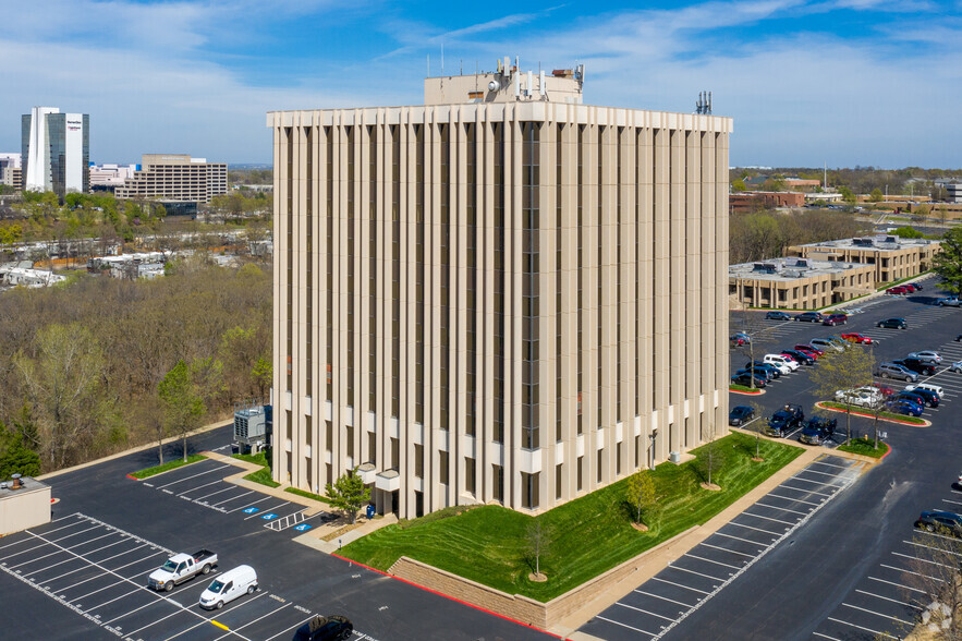 7060 S Yale Ave, Tulsa, OK for rent - Building Photo - Image 3 of 3