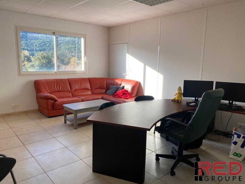 Office in Gémenos to rent - Interior Photo - Image 3 of 6