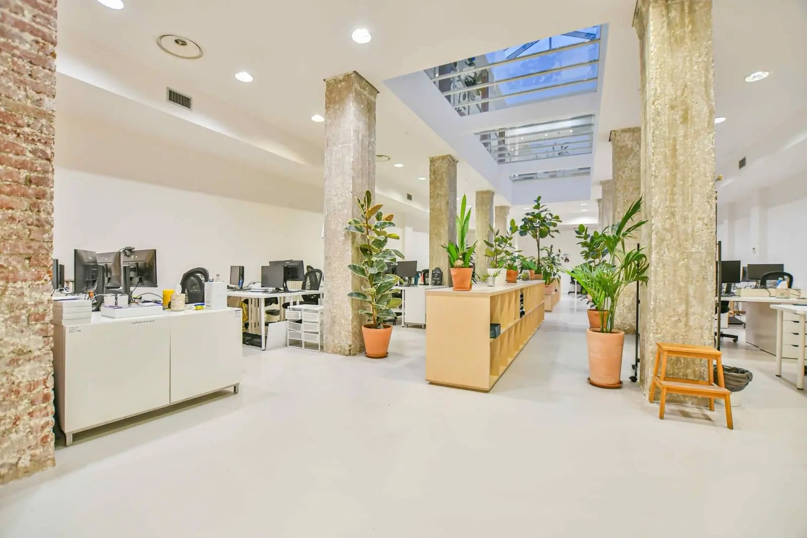 Co-working Space in Paris to rent Building Photo- Image 1 of 9