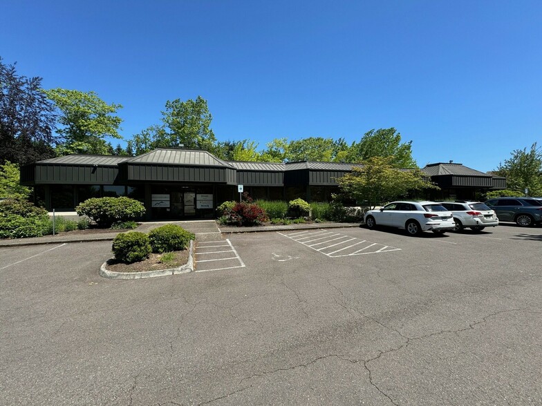 8600 SW Salish Ln, Wilsonville, OR for rent - Building Photo - Image 1 of 8