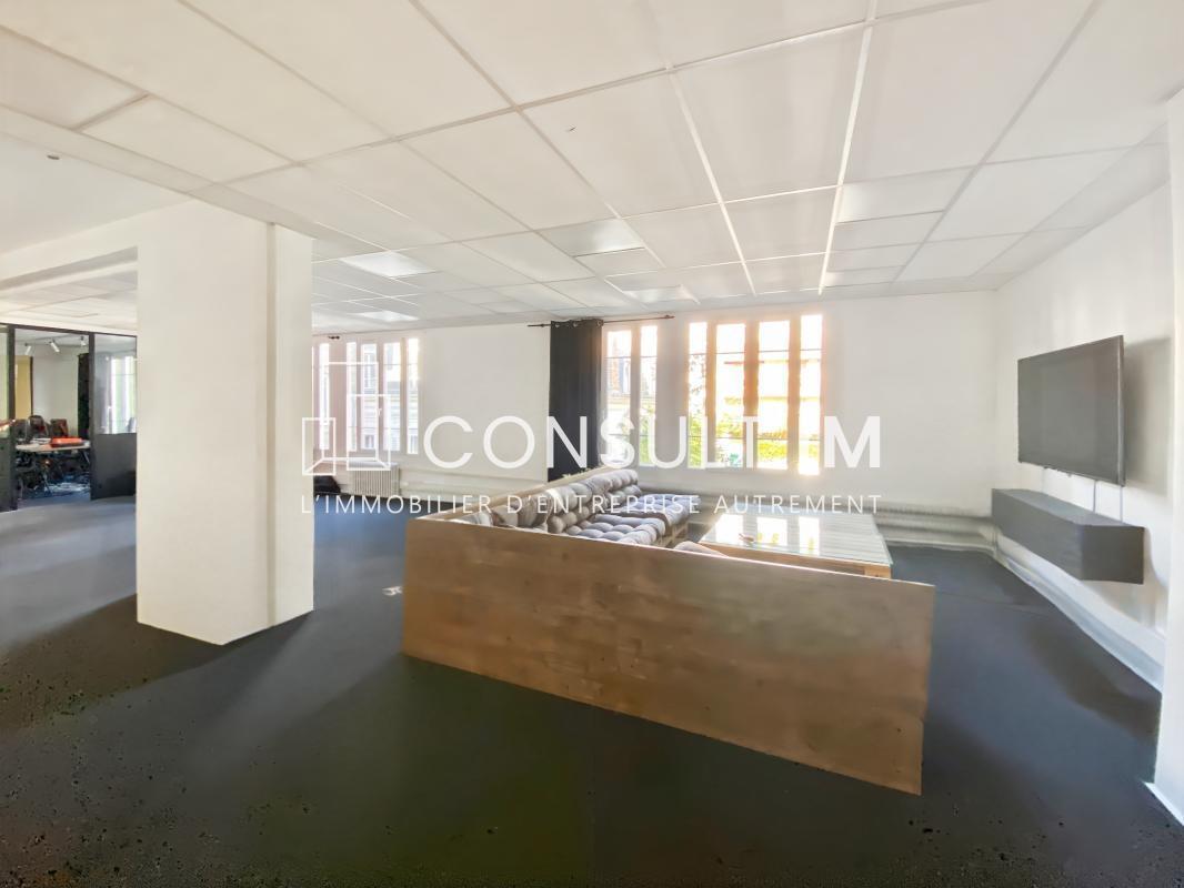 Office in Asnières-sur-Seine to rent Interior Photo- Image 1 of 9