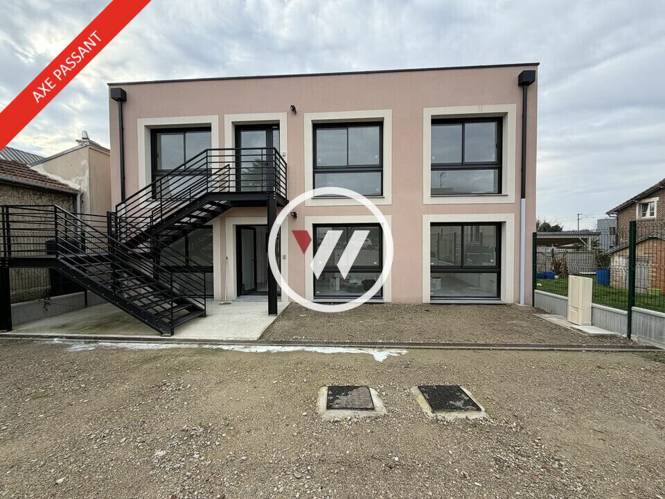 Light Industrial in Baillet-en-France to rent Building Photo- Image 1 of 9