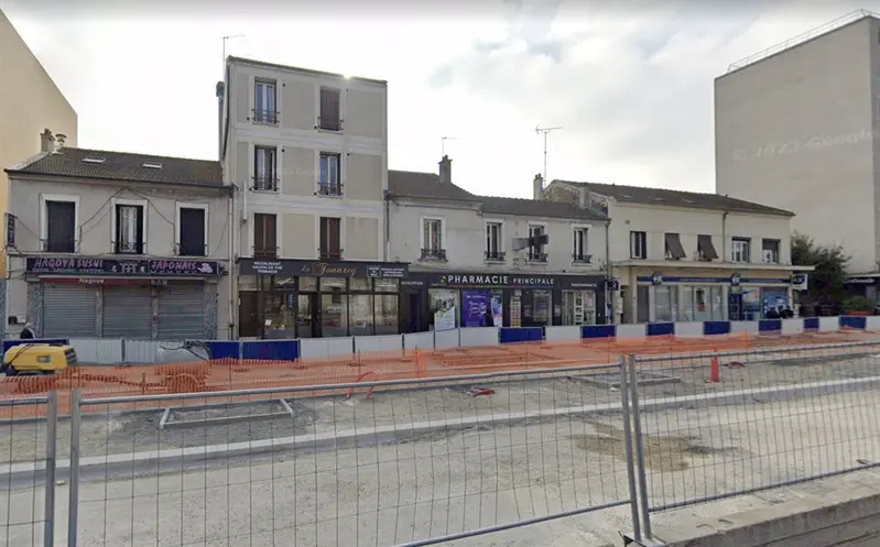 Retail in Le Bourget to rent Building Photo- Image 1 of 5