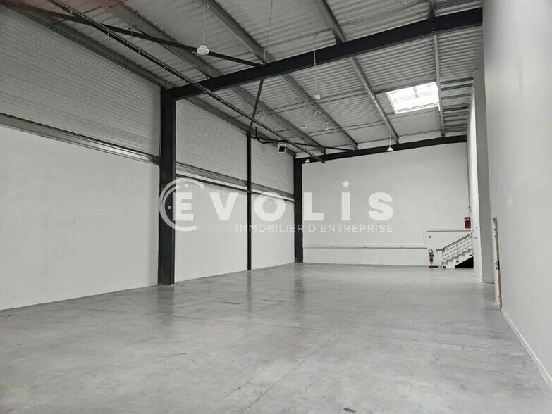 6-8 Rue Ambroise Croizat, Palaiseau to rent - Interior Photo - Image 3 of 9