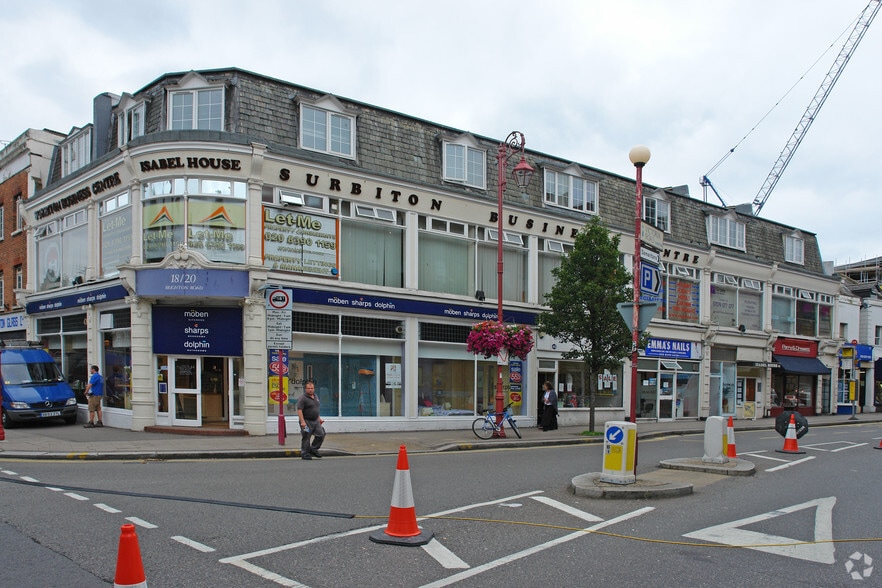 Victoria Rd, Surbiton to rent - Building Photo - Image 3 of 12