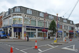 Victoria Rd, Surbiton to rent Building Photo- Image 1 of 11