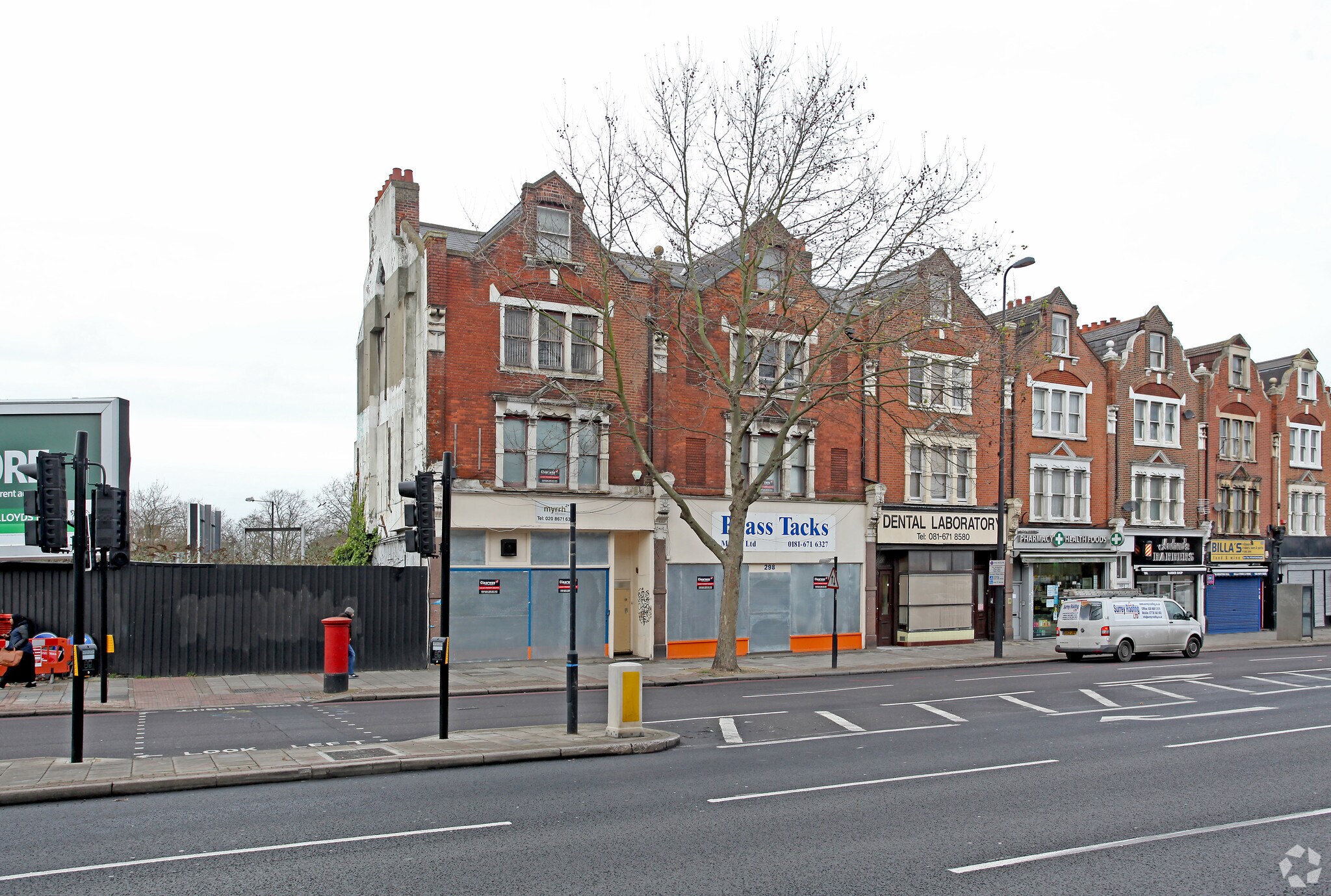 298-300 Brixton Hl, London to rent Primary Photo- Image 1 of 5