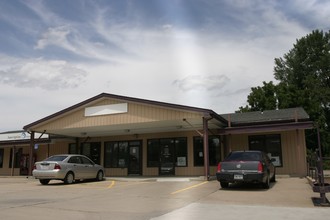 320-360 Santa Fe St, Leavenworth, KS for rent Primary Photo- Image 1 of 3