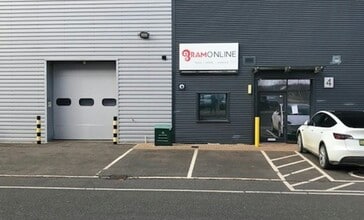 Fraserfields Way, Leighton Buzzard to rent Building Photo- Image 1 of 2