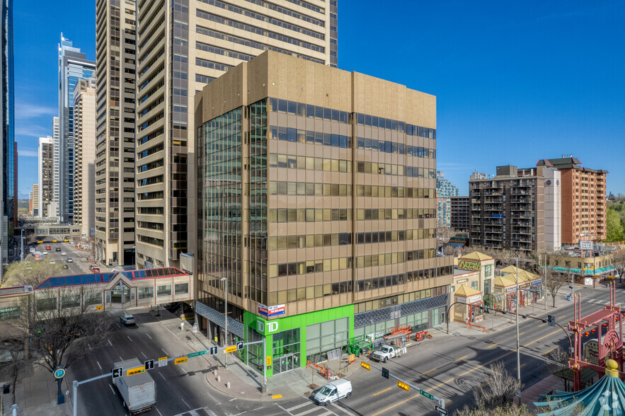 305 SW Centre St, Calgary, AB for rent - Building Photo - Image 1 of 7