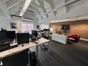 Portland Pl, Marlow to rent Interior Photo- Image 1 of 10