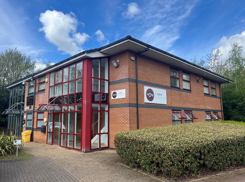 Castle Mound Way, Rugby for sale - Primary Photo - Image 1 of 1