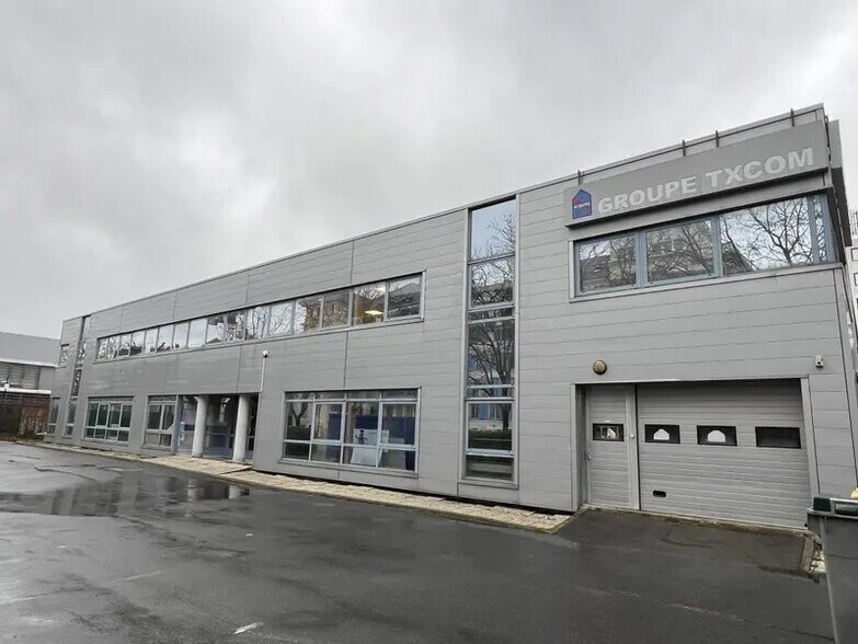 Office in Le Plessis-Robinson to rent - Building Photo - Image 1 of 20