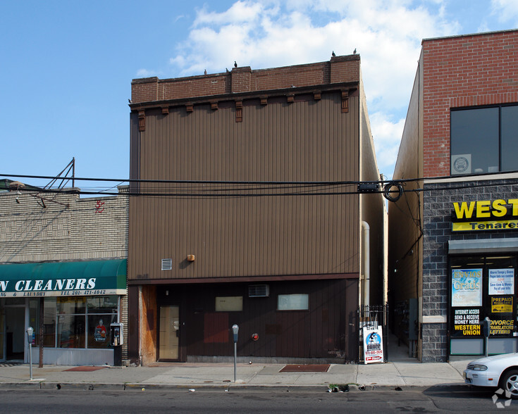 249 Monroe St, Passaic, NJ for sale - Building Photo - Image 1 of 1