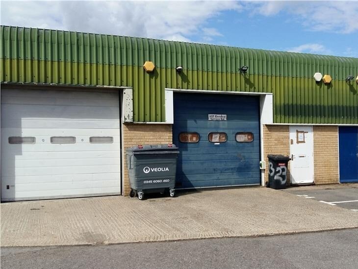 Test Ln, Southampton to rent Building Photo- Image 1 of 5