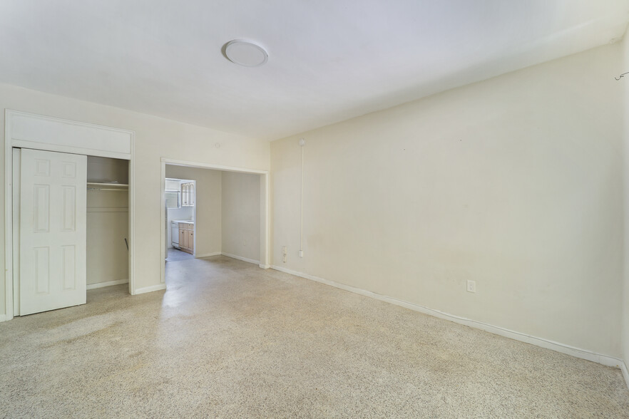 1770 Meridian Ave, Miami Beach, FL for sale - Interior Photo - Image 3 of 10