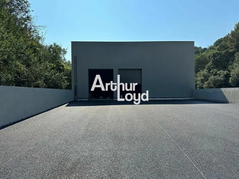 Light Industrial in Nice for sale - Building Photo - Image 1 of 3