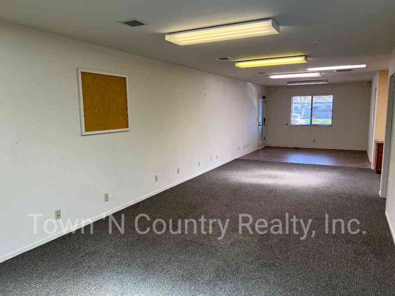 1000 Pajaro St, Salinas, CA for rent - Building Photo - Image 3 of 16