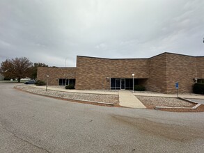 1632 Commerce Dr, South Bend, IN for rent Building Photo- Image 2 of 6