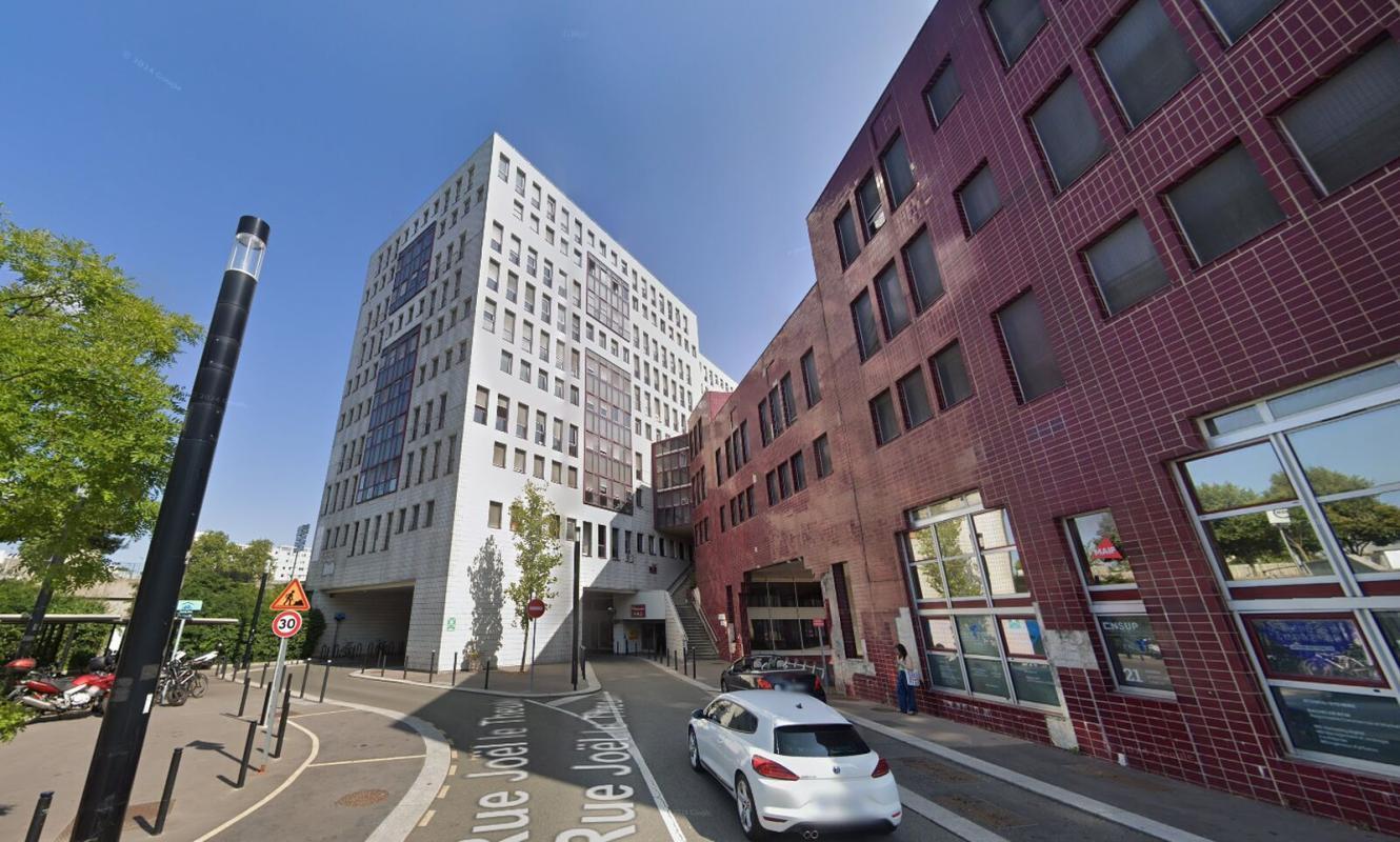 1 Place Charles De Gaulle, Montigny-le-Bretonneux for sale Building Photo- Image 1 of 12