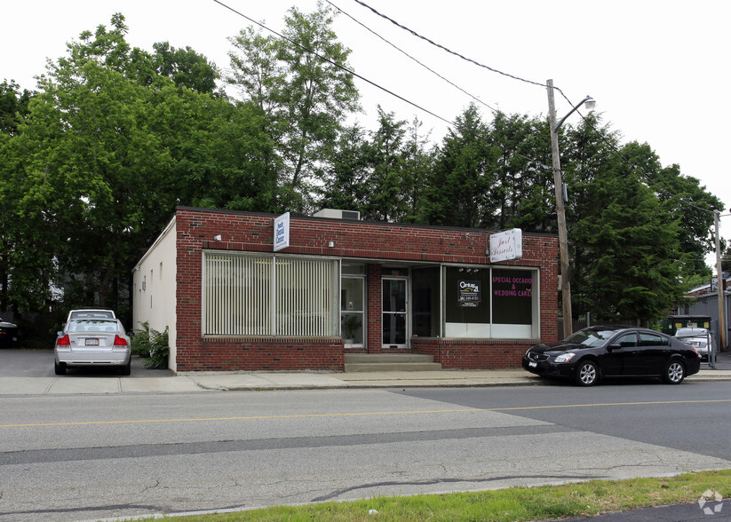 209-211 Albion St, Wakefield, MA for rent - Building Photo - Image 2 of 2