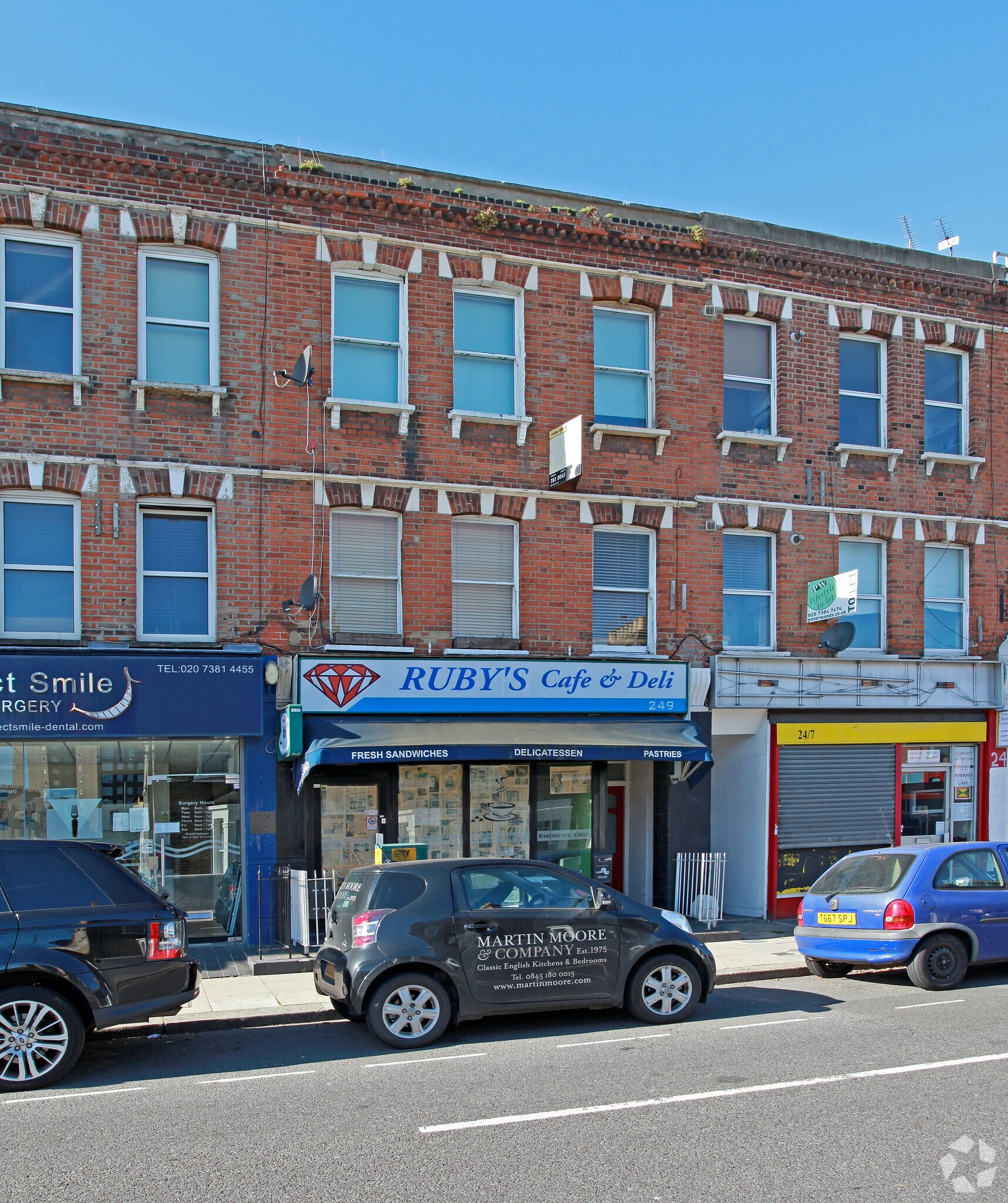 249 Munster Rd, London for sale Primary Photo- Image 1 of 1