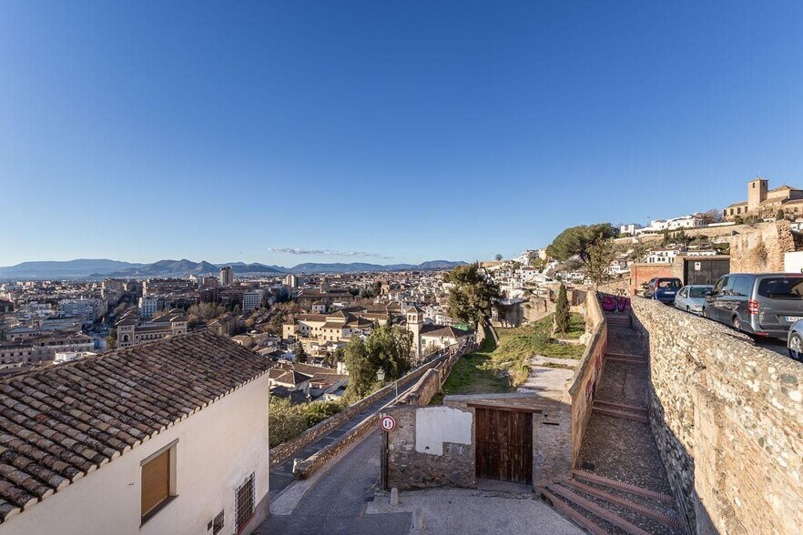 Carril de la Lona, 16, Granada, Granada for sale - Building Photo - Image 2 of 19