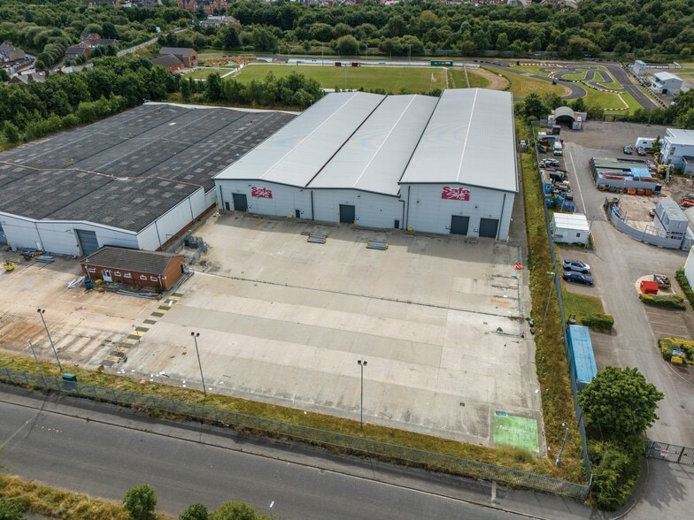 Valley Road portfolio of 2 properties for sale on LoopNet.co.uk - Building Photo - Image 2 of 2