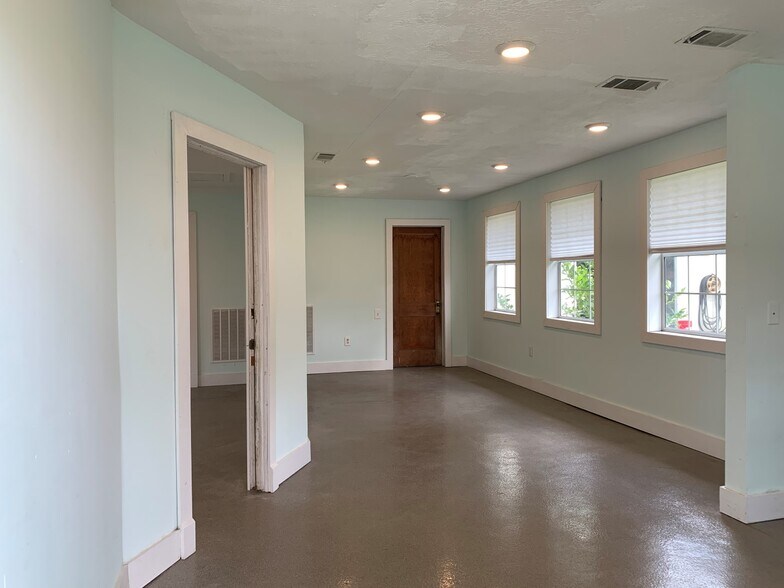 502 Fair St, Savannah 31415 UK