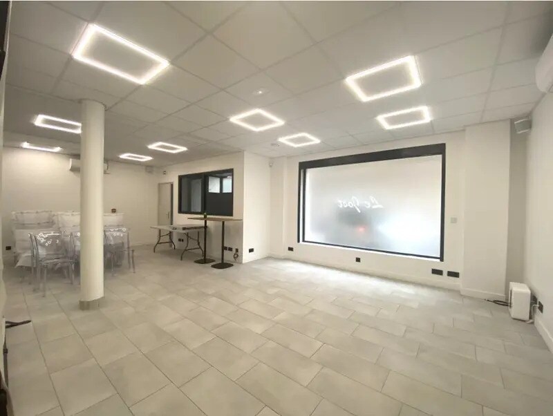 Office in Paris for sale Interior Photo- Image 1 of 10