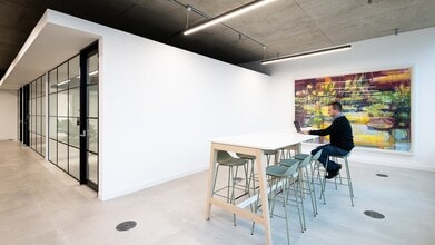 11 Evesham St, London to rent Interior Photo- Image 2 of 8