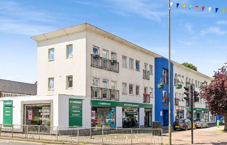 New Zealand Ave, Walton On Thames, KT12 1PL UK