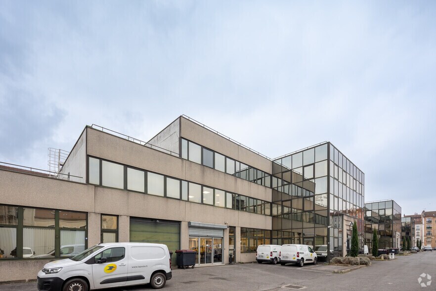 94-96 Rue Victor Hugo, Ivry-sur-Seine to rent - Building Photo - Image 2 of 2