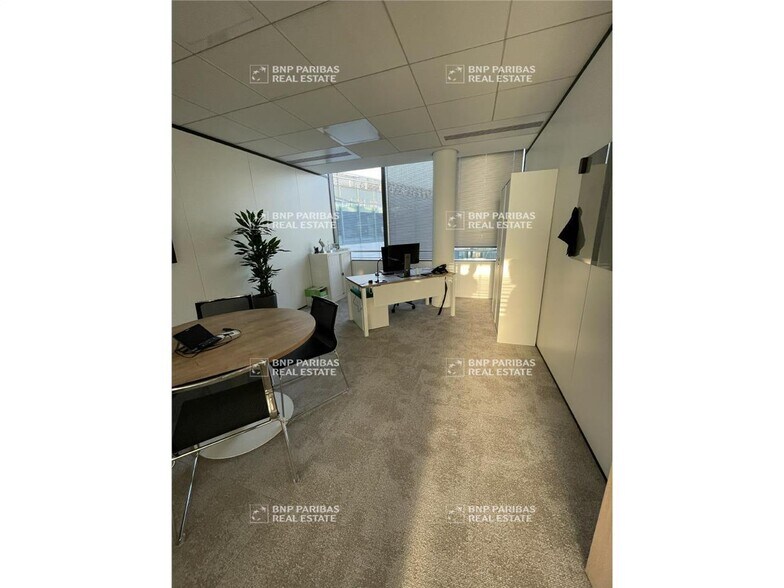 200 Avenue De Paris, Châtillon to rent - Building Photo - Image 3 of 18