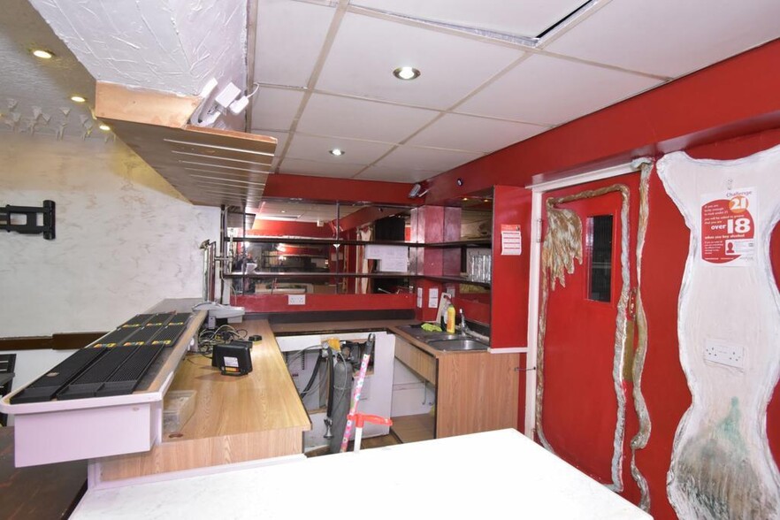 397-399 Honeypot Ln, Stanmore for sale - Interior Photo - Image 3 of 8