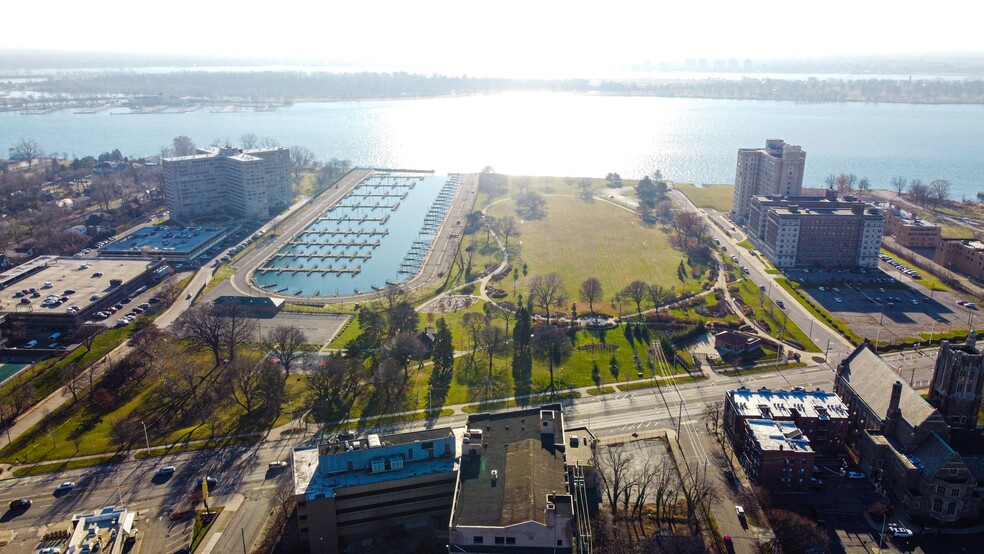 8701-8735 E Jefferson Ave, Detroit, MI for sale - Primary Photo - Image 1 of 1