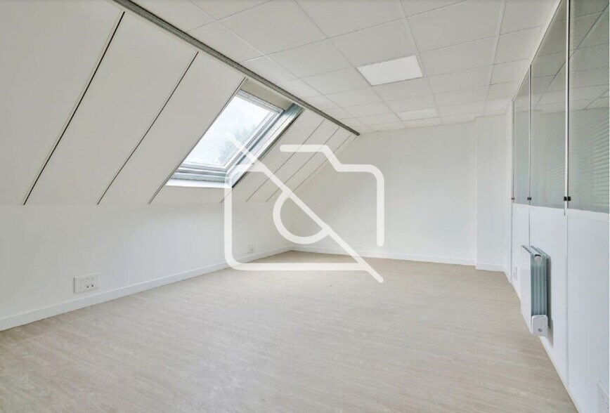 Industrial in Évry-Courcouronnes to rent - Interior Photo - Image 3 of 5