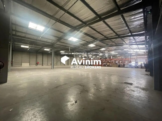 Location Entrepôt 2 400 m²