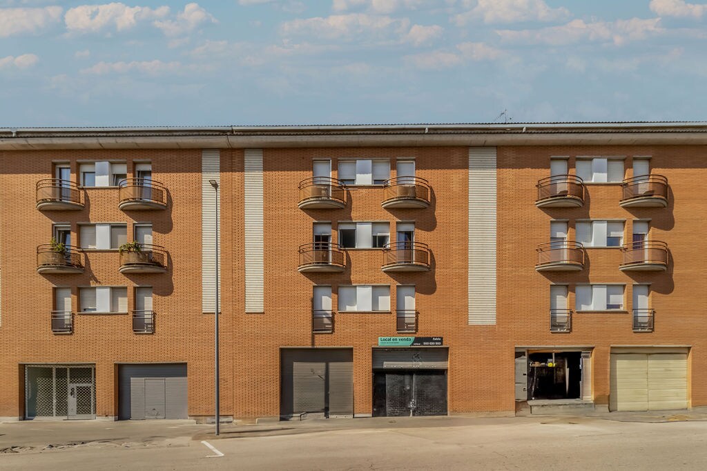 Carrer d'Amadeu Vives, 2, Manresa, Barcelona for sale Primary Photo- Image 1 of 4