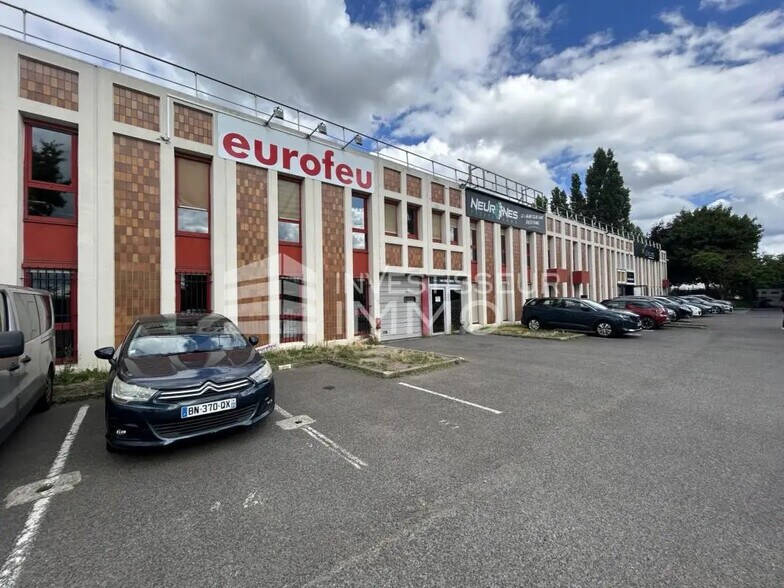 Light Industrial in Éragny to rent - Building Photo - Image 2 of 5
