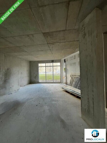 Office in Bondy for sale - Interior Photo - Image 3 of 4